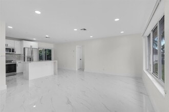 6431 Roosevelt St in Hollywood, FL - Building Photo - Building Photo