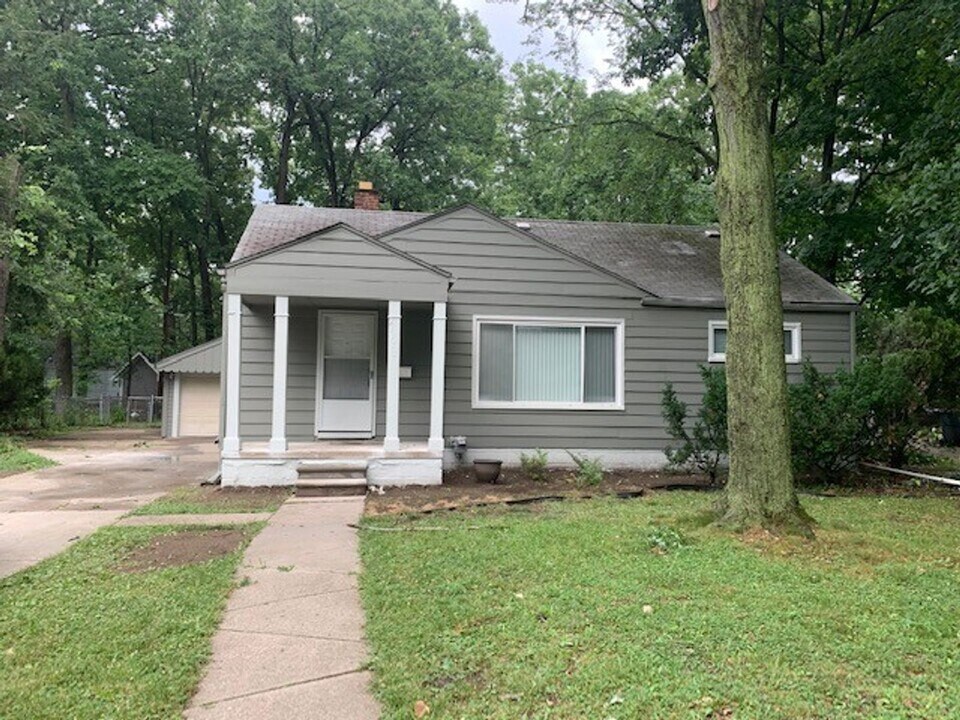 21170 Kipling St in Oak Park, MI - Building Photo