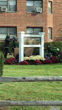 102 Division Ave-Unit -1 D in Levittown, NY - Building Photo - Building Photo