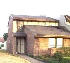 4138 Towngate Blvd in Garland, TX - Building Photo