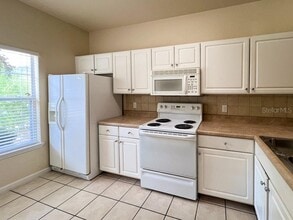 4886 NW 46th Pl in Gainesville, FL - Building Photo - Building Photo