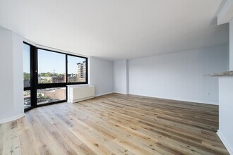 700 Grove St in Jersey City, NJ - Building Photo - Building Photo