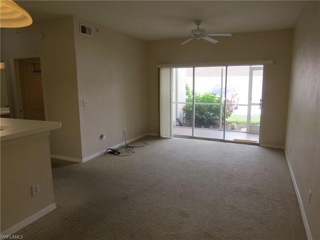 4670 St Croix Ln, Unit 614 in Naples, FL - Building Photo - Building Photo