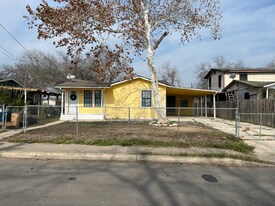 3911 Spear St in San Antonio, TX - Building Photo
