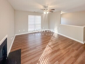 425 Hannah Dr, Unit 512 in Temple, GA - Foto de edificio - Building Photo