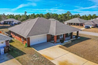 9431 Pouder Ln in Navarre, FL - Building Photo - Building Photo