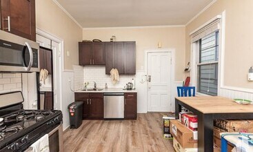 1431 W Belmont Ave, Unit #  02R in Chicago, IL - Building Photo - Building Photo