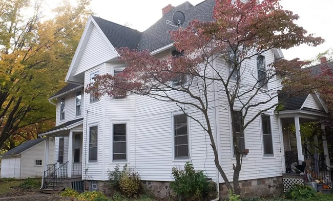 12 E Church St, Unit Downstairs