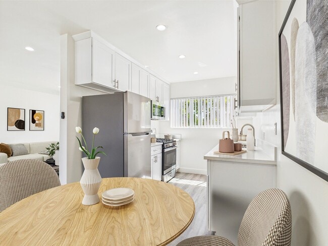 13060 Burbank Blvd. Apartments