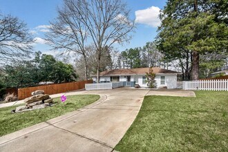 414 Charles Pl in Roswell, GA - Building Photo - Building Photo