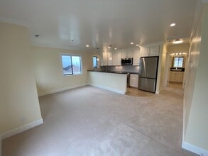 585 Laine St in Monterey, CA - Building Photo - Building Photo