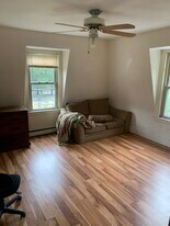 146-3 Allston St, Unit 146 Apartamentos