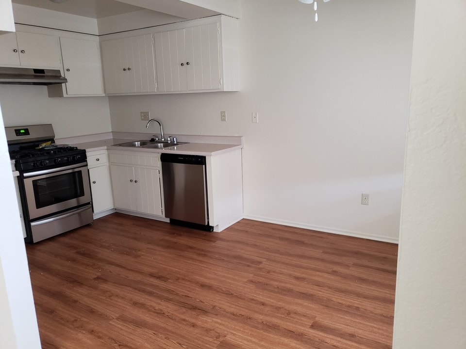 Lakewood Village in Lakewood, CA - Building Photo