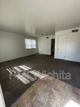 1909 N Jeanette Ave in Wichita, KS - Building Photo - Building Photo