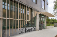 30 Kent St in Brooklyn, NY - Foto de edificio - Building Photo