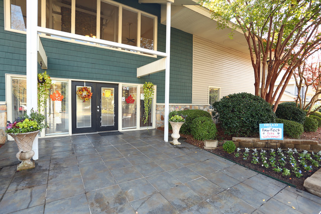 Richland Terrace Apartments in Columbia, SC - Foto de edificio - Building Photo