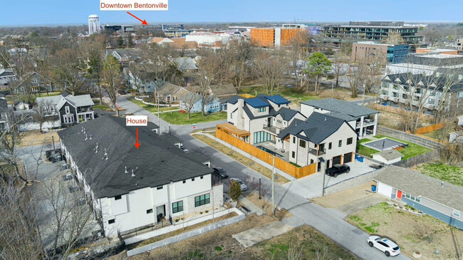 422 SW C St in Bentonville, AR - Building Photo - Building Photo