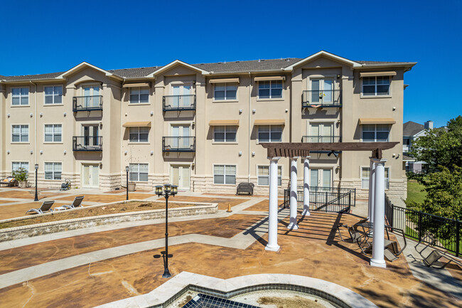 Piazza Siena in Dallas, TX - Foto de edificio - Building Photo