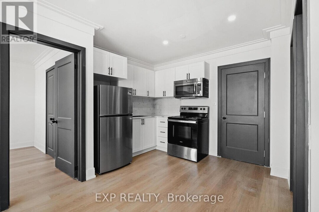 90 Carden St in Guelph, ON - Building Photo