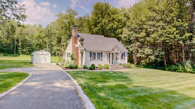56 Banks Rd in Easton, CT - Building Photo - Building Photo
