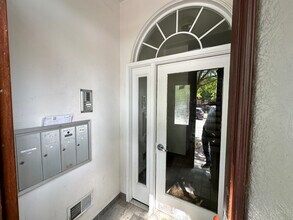 19 Broadway S, Unit 1 in Baltimore, MD - Building Photo - Building Photo