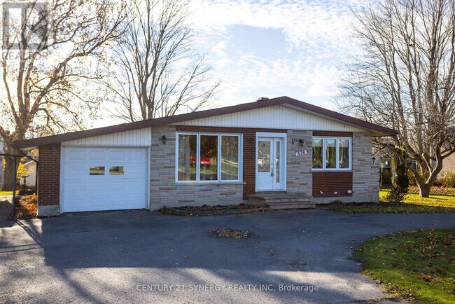 property at 828 Notre-Dame St