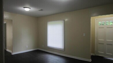 1848 Cummings Dr SW in Atlanta, GA - Building Photo - Building Photo