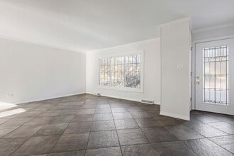 28 E 55th St in Hinsdale, IL - Building Photo - Building Photo