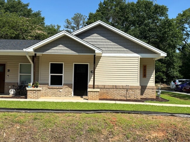 7019 Frost Ave