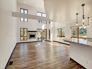 2612 Corralitas Dr in Los Angeles, CA - Foto de edificio - Building Photo