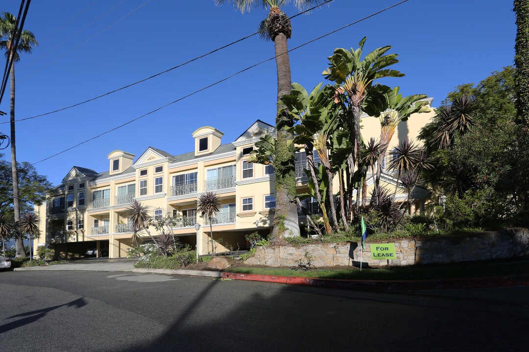 2301 Roscomare Road in Los Angeles, CA - Building Photo