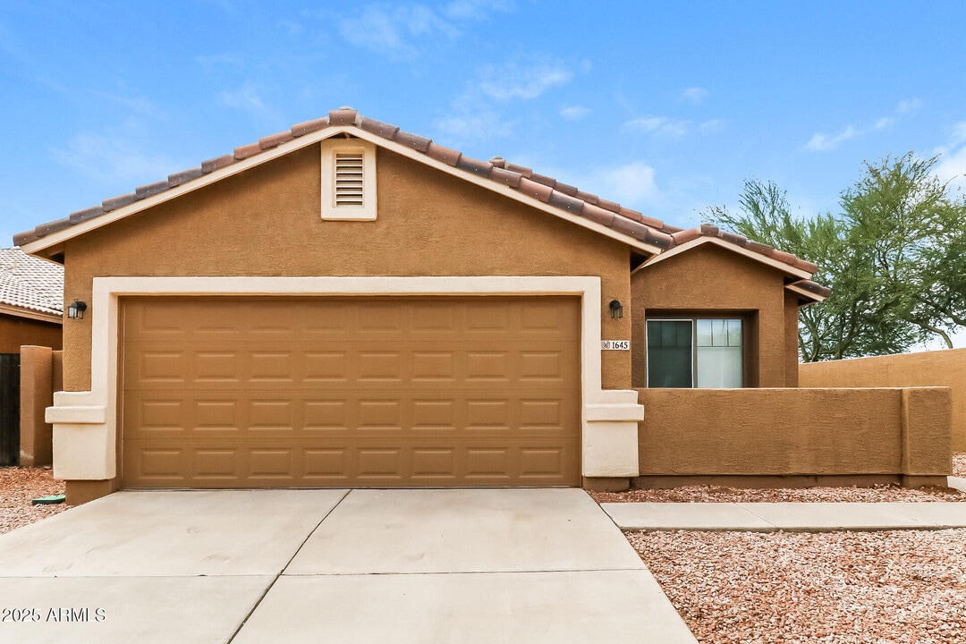 1645 W Chanute Pass in Phoenix, AZ - Building Photo