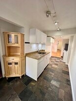 137 Chiswick Rd, Unit 1B in Boston, MA - Building Photo