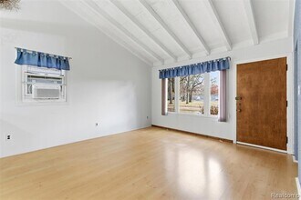 25118 Lehigh St, Unit 3A in Dearborn Heights, MI - Foto de edificio - Building Photo