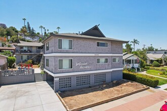 Imperial Gardens in La Mesa, CA - Building Photo - Building Photo