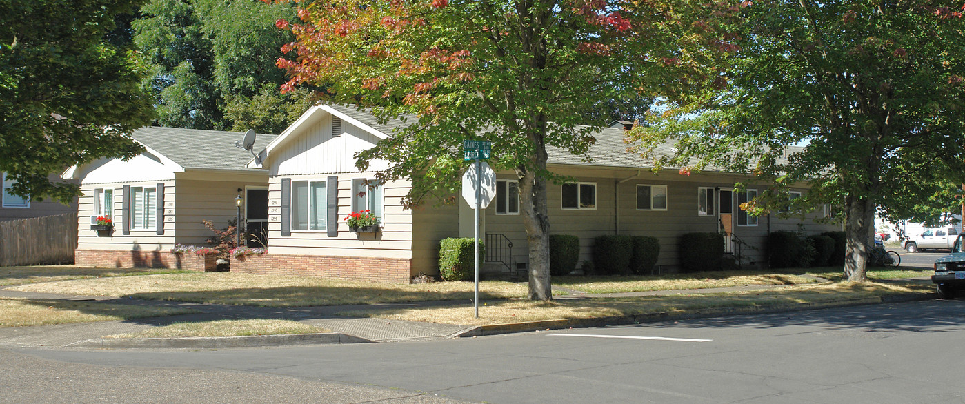 1281-1295 Church St NE in Salem, OR - Foto de edificio