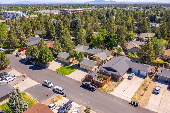 1812 NE Wichita Way in Bend, OR - Building Photo - Building Photo