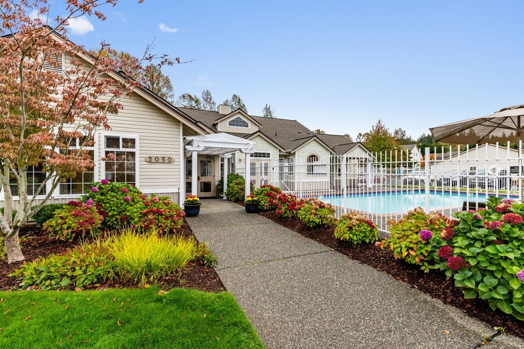 Regency Park in Bellingham, WA - Foto de edificio