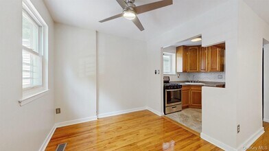 273 W 254th St in New York, NY - Building Photo - Building Photo