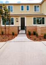 5629 Kate Way in Fontana, CA - Building Photo - Building Photo