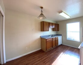 1706 Windward Dr, Unit B in Killeen, TX - Foto de edificio - Building Photo