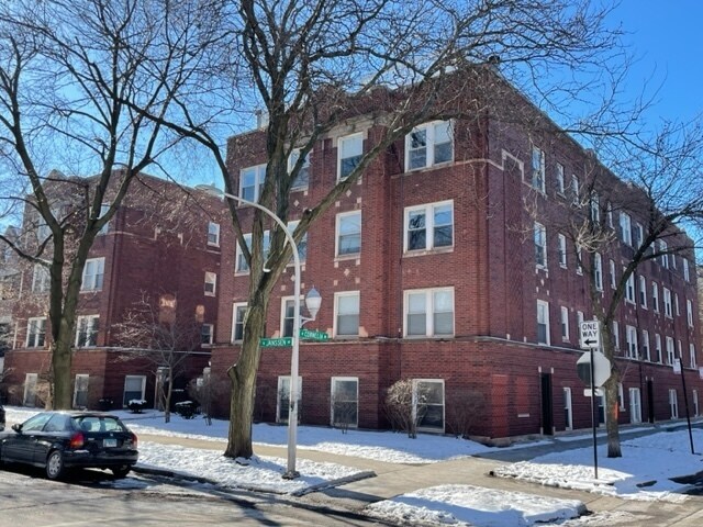 3458 N Janssen Ave in Chicago, IL - Building Photo
