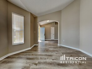 13001 Fish Cove Dr in Spring Hill, FL - Building Photo - Building Photo