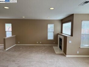 7187 Briza Loop in San Ramon, CA - Building Photo - Building Photo