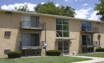 Bay Terrace Apartments in Anderson, IN - Building Photo - Building Photo