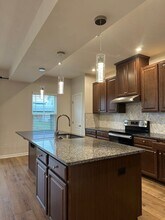 380 Crownover Way in Lewis Center, OH - Building Photo - Building Photo