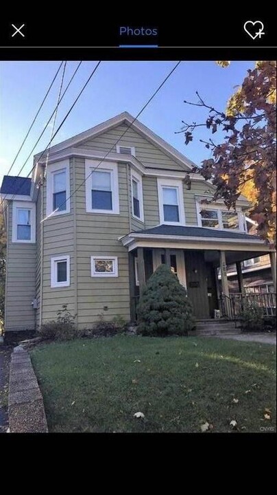 915 Milton Ave, Unit 2 in Syracuse, NY - Building Photo