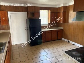 1102 W Victory Dr in Savannah, GA - Building Photo - Building Photo