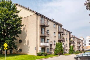 4093 De La Seine Rue in Laval, QC - Building Photo