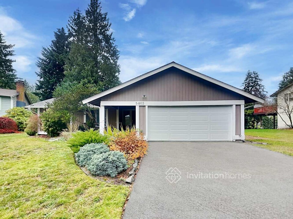 5403 144th Pl SW in Edmonds, WA - Foto de edificio